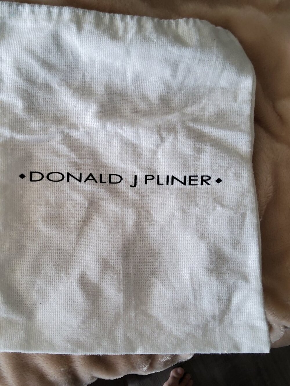 Donald J Pliner Dust Bag